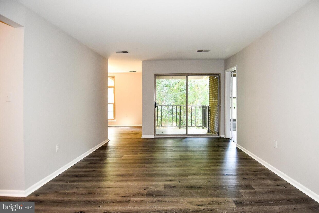 3368 Woodburn Rd Unit 32, Annandale, VA 22003 Room for Rent in