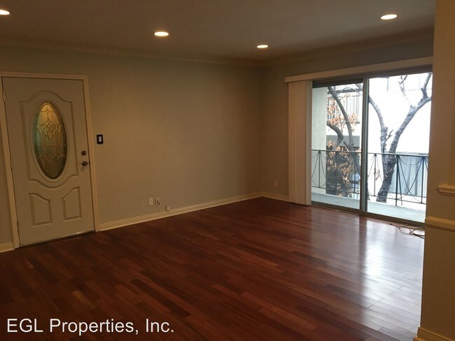 Foto del edificio - 1332 N Sierra Bonita Ave