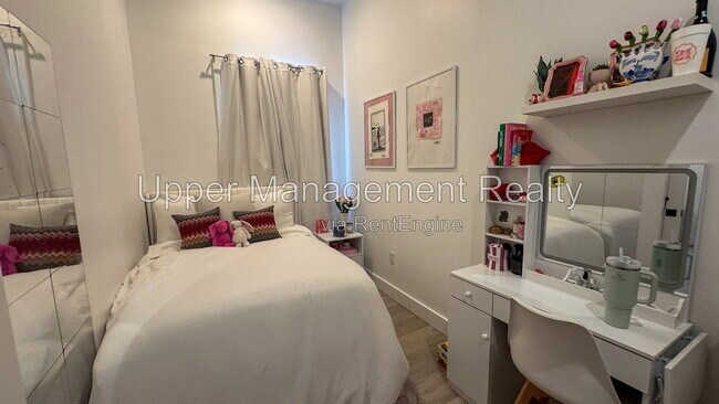 Foto del edificio - 7214 Oak St