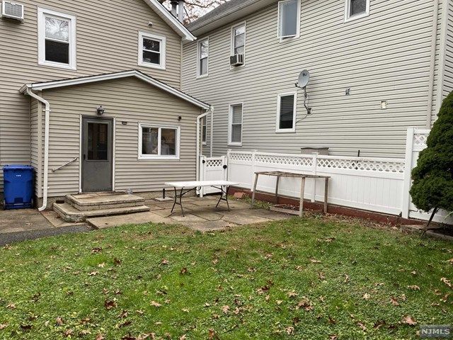 Building Photo - 23 Delafield Ave