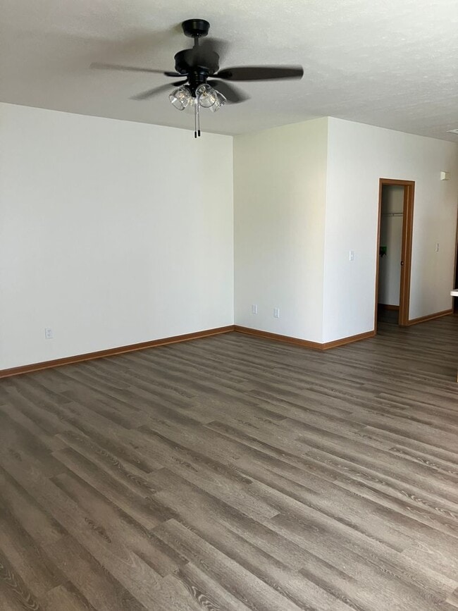 Building Photo - 1023 Laurel Tree Ct