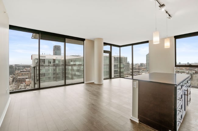 Photo - 107 N Desplaines St Apartment