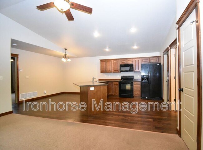 Foto del edificio - 103 Covey Ct