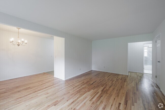 Sala de estar/comedor: 3,5 habitaciones, 1 dormitorio, 1 baño, 1.er piso - Westcourt Apts.