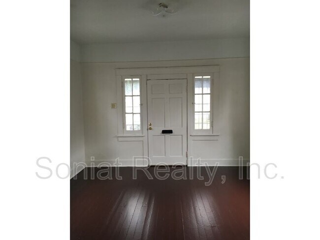 Building Photo - 3215 Lafitte Ave