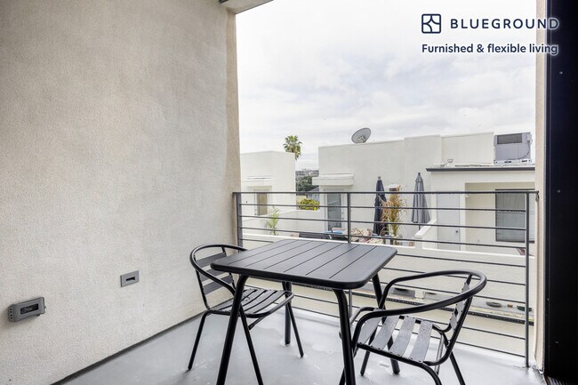 Foto del edificio - 3667 Keystone Av