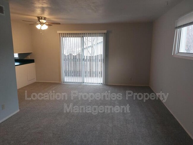 Building Photo - 3039 W 7th St