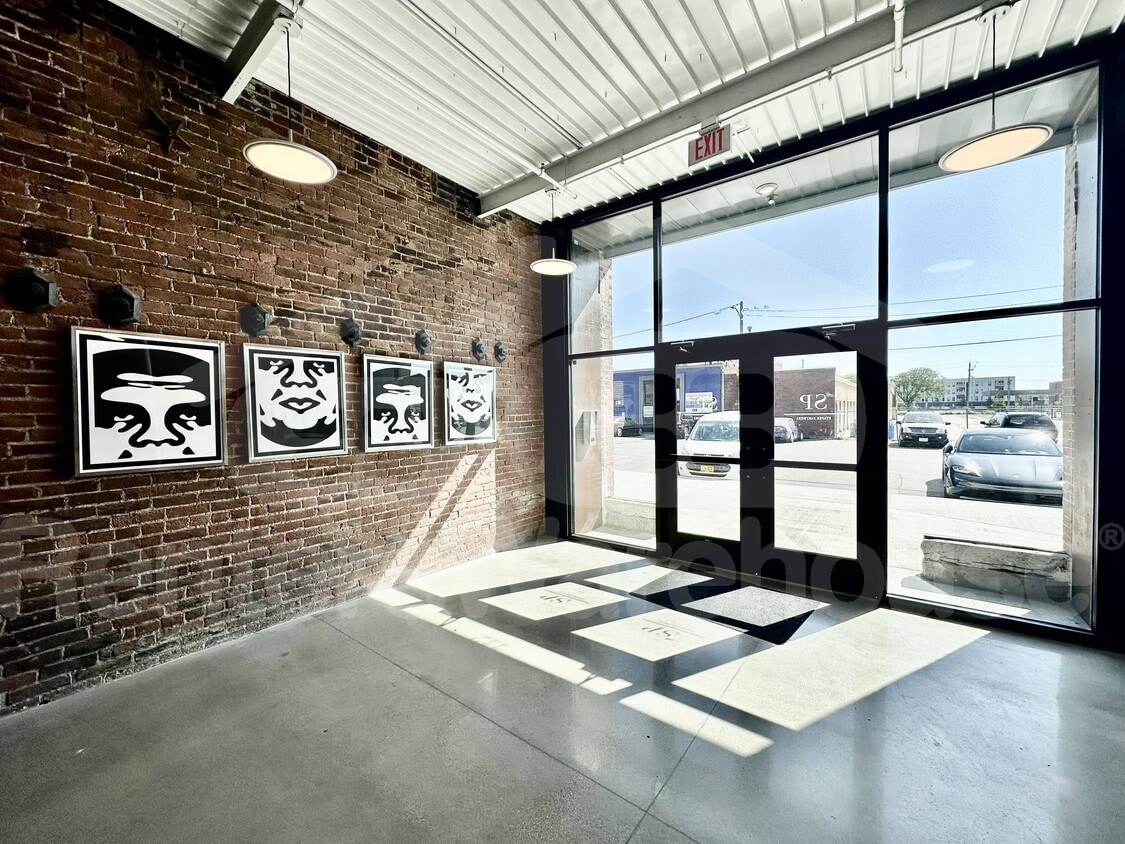 Primary Photo - 112 SE 4th St
