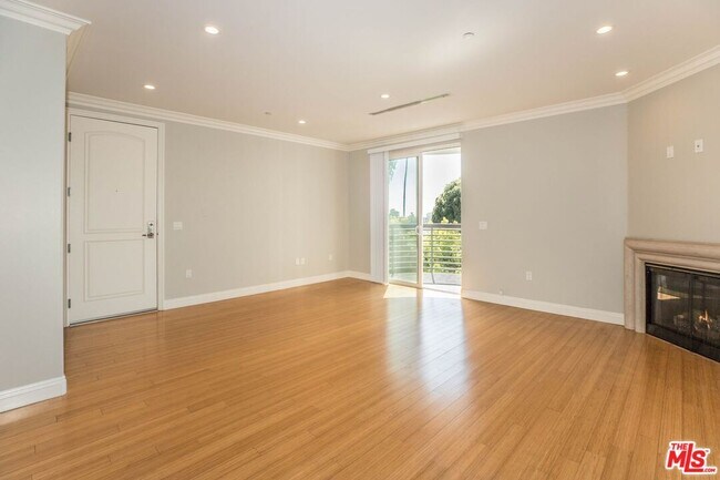 Foto del edificio - 1283 Havenhurst Dr