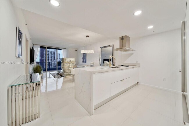 Foto del edificio - 495 Brickell Ave