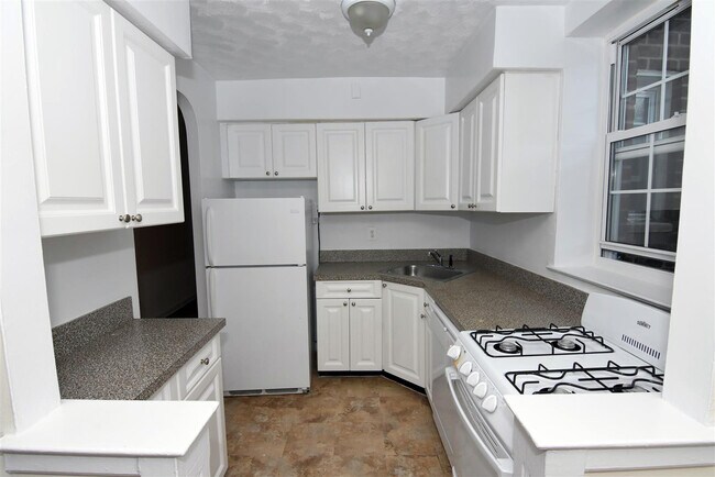 Foto del edificio - 7001 Shore Rd