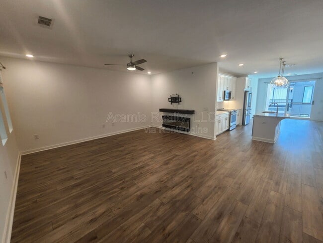 Building Photo - 383 Grant Cir SE