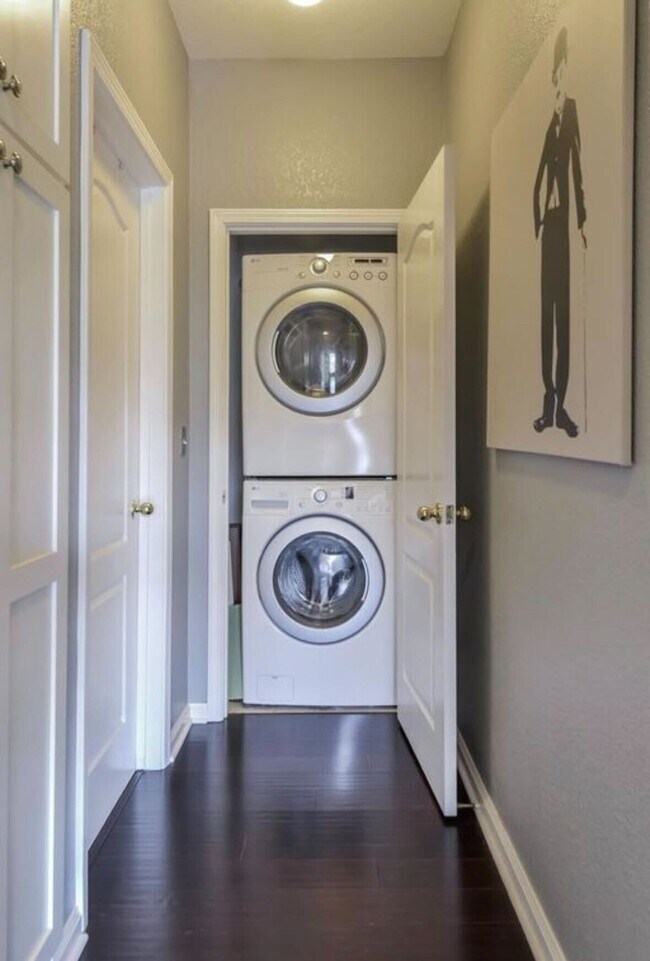 Foto del edificio - 5660 Belleza Dr