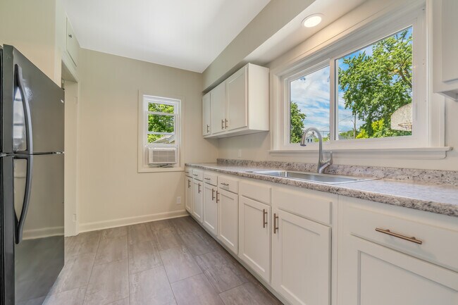 Remodeled kitchen - 907 N Fair St