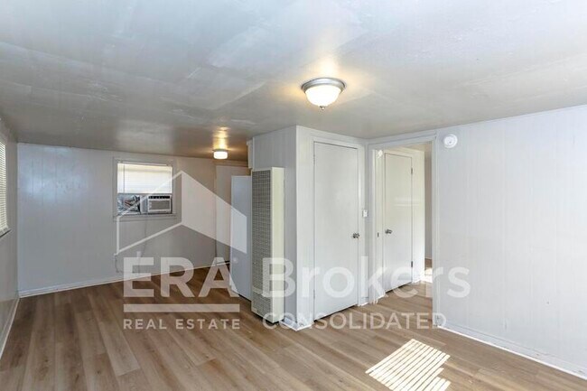 Building Photo - 404b Hill St