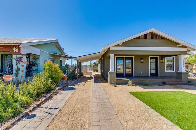 Foto del edificio - new remolded 3 bredroom 2 bathroom