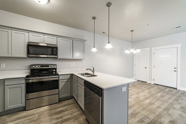 Foto del edificio - 654 N Emery Ln