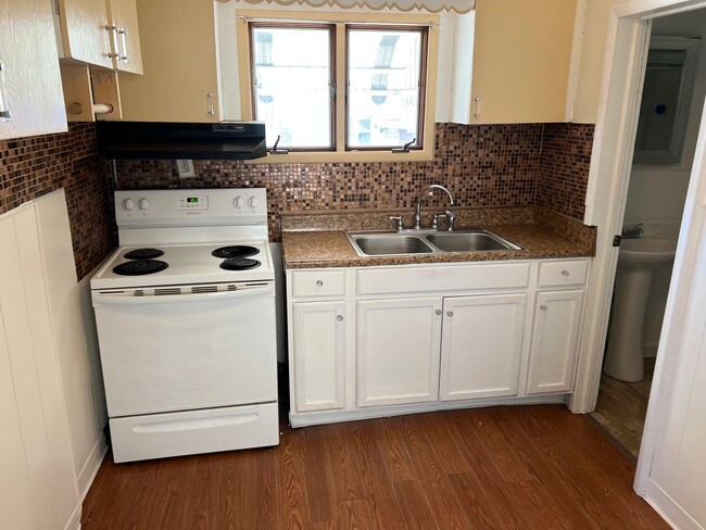 Foto del edificio - Beautiful 3 Bed/1 Bath Single Family Home ...