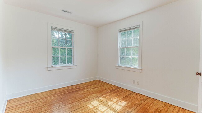 Foto del edificio - 2 Bedroom 1.5 Bath Townhouse in Wagener Terrace - Charleston Peninsula