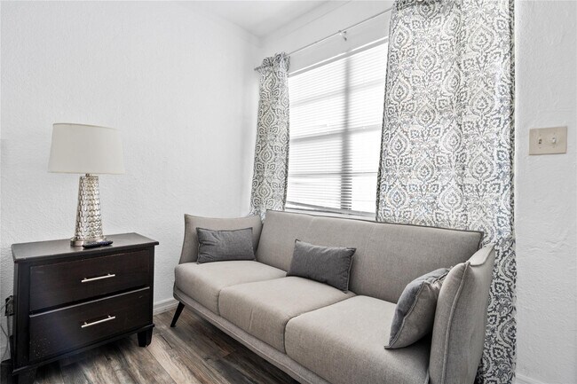 Foto del edificio - 913 NE 18th Ave