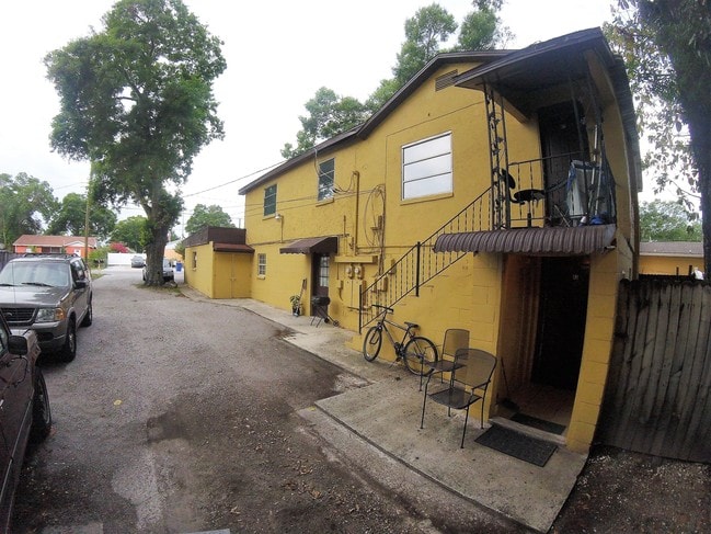 view from rear side - 2315 W Rio Vista Ave