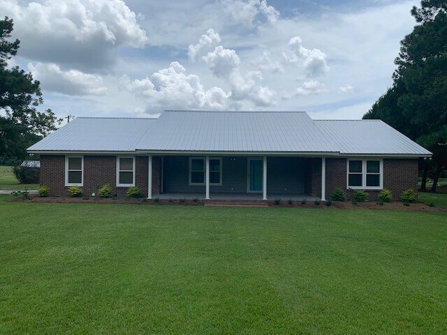 Building Photo - Peace and Quiet in the Country!  Pond Acce...