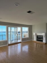 Building Photo - 512 Central Ave