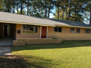 Building Photo - 3139 Charleston Dr