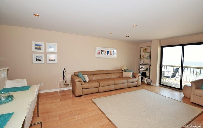Foto del edificio - 360 Shore Rd