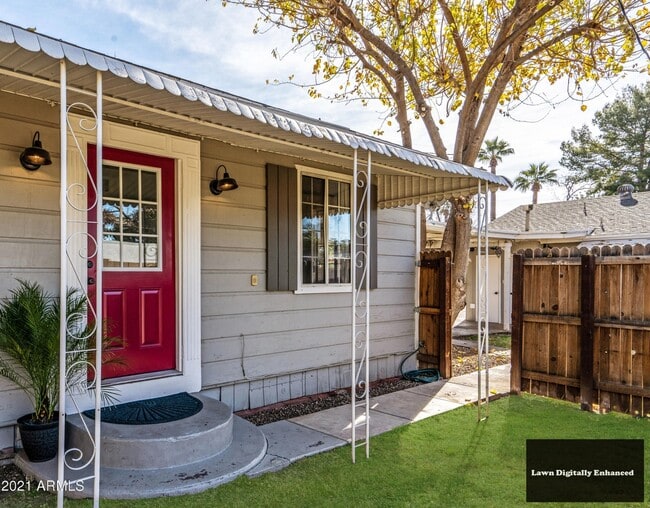 Photo - 908 W MacKenzie Dr House