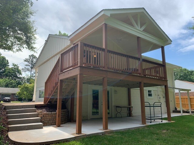 Building Photo - 2528 Spring Dr