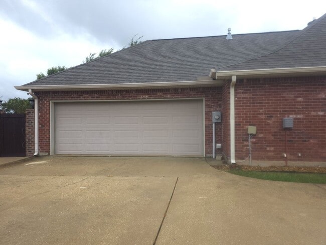 Building Photo - 5717 W Kayleigh Ln