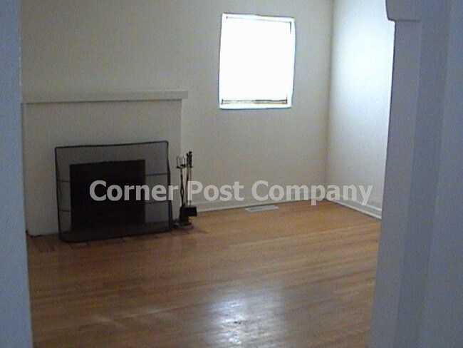 Building Photo - 311 Bryn Mawr Dr SE