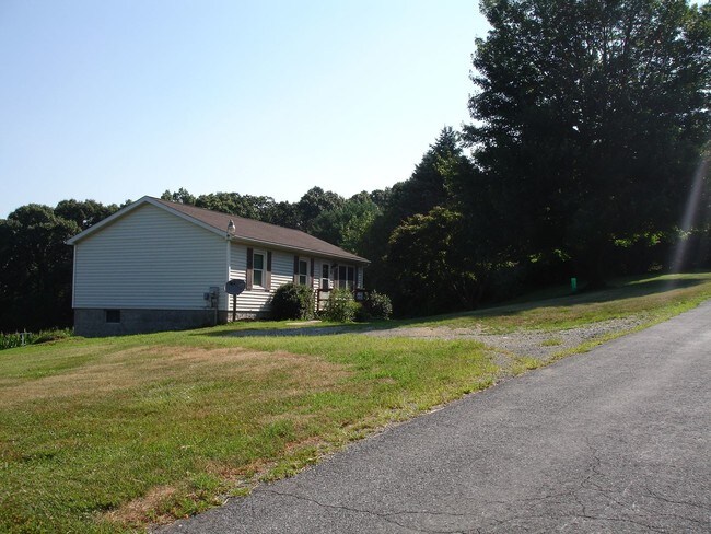 Building Photo - 3 br, 1 bath House - 34 ROBERTS ROAD