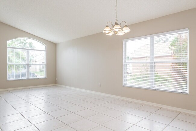 Foto del edificio - 15833 Pine Lily Ct