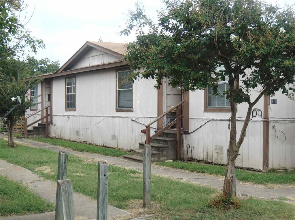 Primary Photo - 214 N Carpenter St