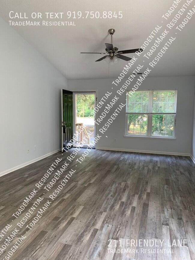 Foto del edificio - 211 Friendly Ln