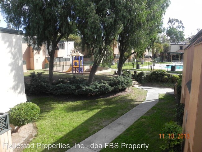 Building Photo - 3 br, 2 bath House - 8711 Navajo Road Unit 6