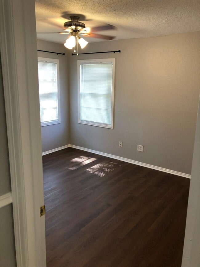 Foto del edificio - 3718 Penwood Way