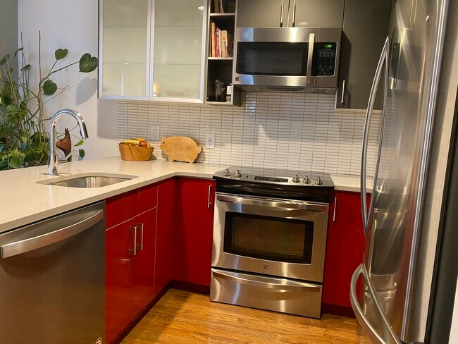 Kitchen - 24 Logan Cir NW