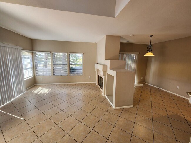 Building Photo - 4 Bedroom House in Eastlake - Championship...