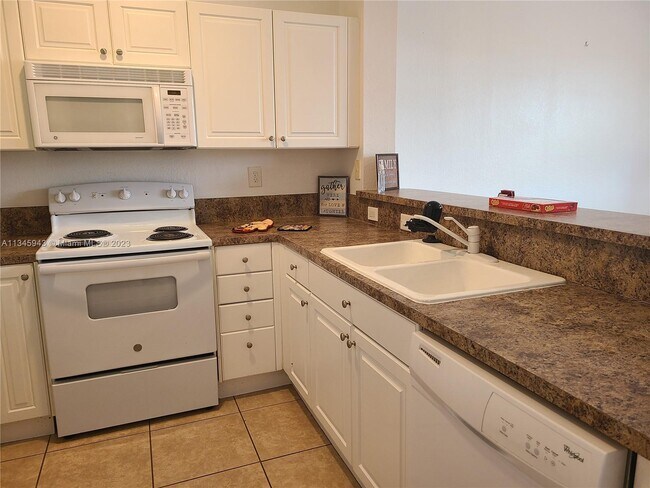 Foto del edificio - 1690 NE 33rd Ave