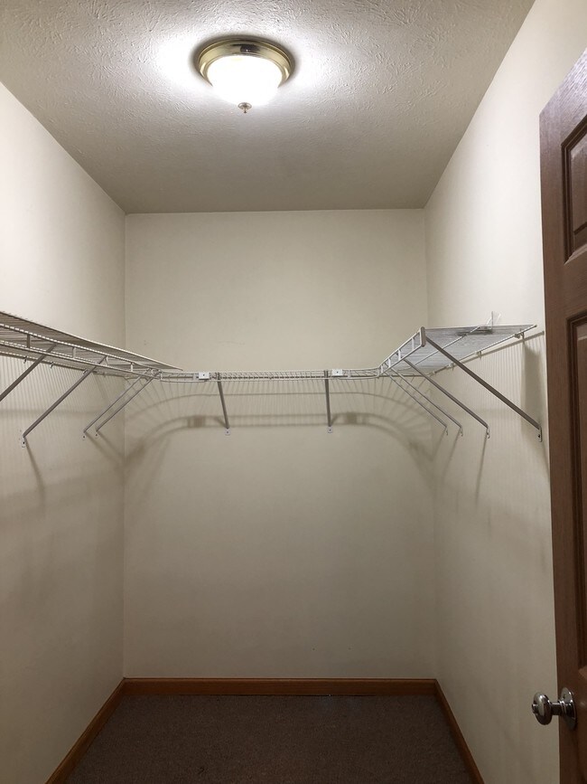 Building Photo - 106 Parade St