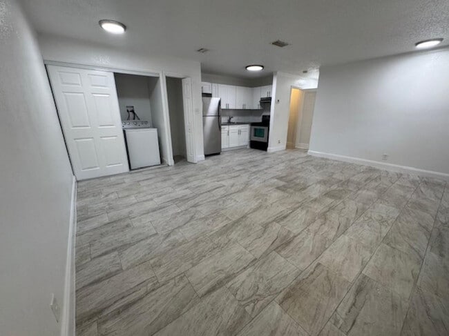 Foto del edificio - 481 Banks Rd