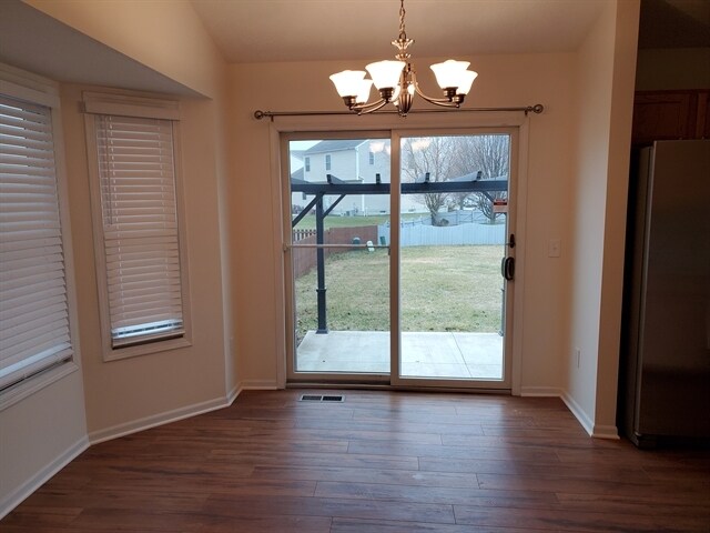 Building Photo - 814 Holly Farms Dr