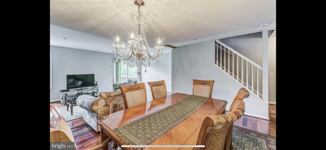 Building Photo - 4985 Colburn Ter