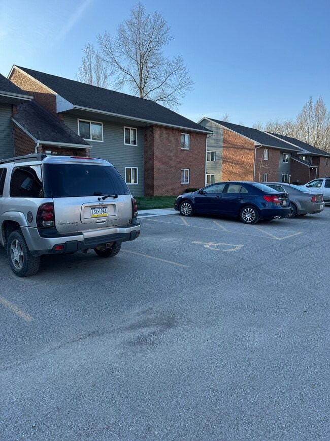 Building Photo - Country Place Apartments
