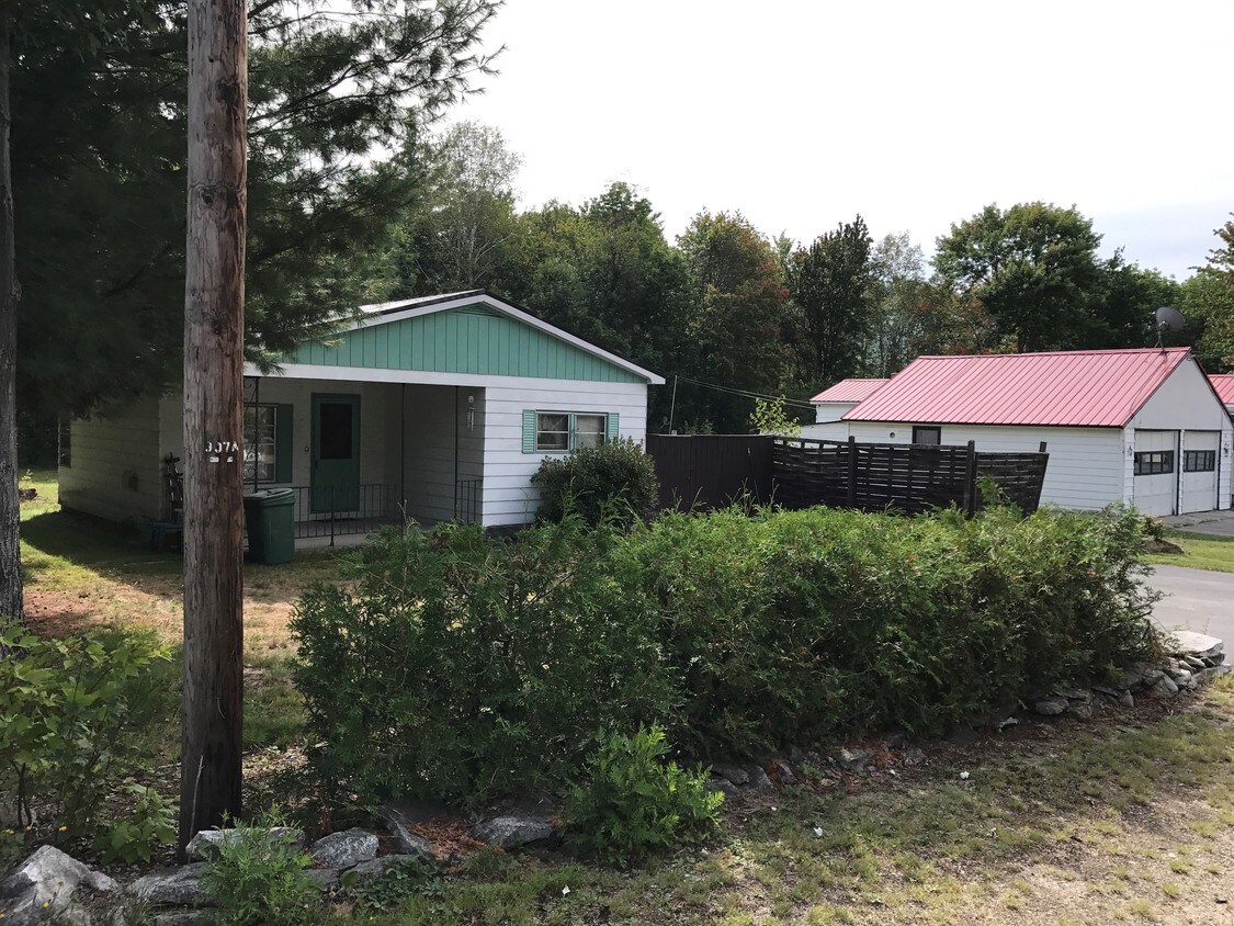 24 Ray St Unit 1, Gorham, NH 03581 Room for Rent in Gorham, NH