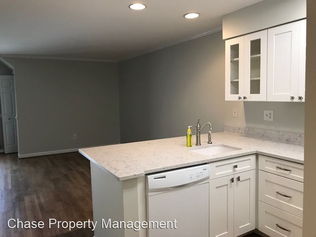 Building Photo - 1 br, 1 bath House - 12B Queen Anne Way