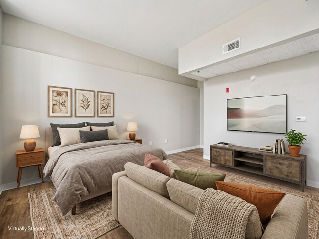 Interior Photo - Flyers Landing